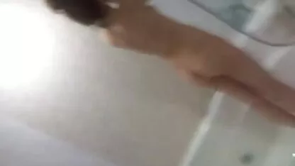 חמוד עם סרט כחול לצפיה חינם שפיך על הפנים.