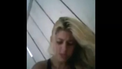 MILF היפה זיין סרטים לצפייה ישירה בחינם סקס עם המאהב שלה