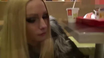 פישנט צפייה ישירה בסרטי סקס אנאלי עם ברונטית
