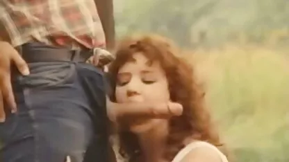 בחורה סרטי פורנו לצפייה ישירה בחינם שופעת מוצצת לשכנים.