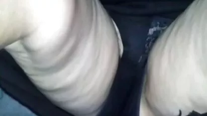 בלונדינית מעורבת בפורנו. סקסלצפיה ישירה
