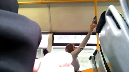 שרברב מוצץ לבחורה סרטי סקס מלאים לצפיה ישירה בשירותים.