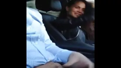 בלונדינית צעירה אתרי פורנו לצפייה ישירה מזדיינת.