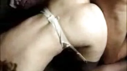 אח מזיין בחורה. סרטי פורנו לצפייה חינם
