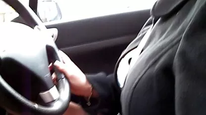 בחורה עם סרטי סקס חינם לצפייה ישירה חזה קטן.